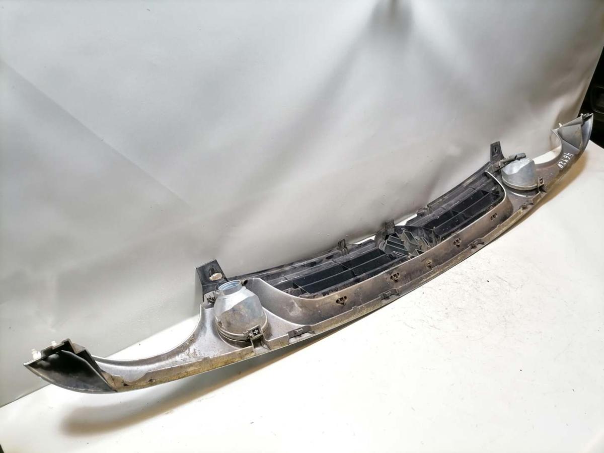 VW Lupo original Kühlergrill mit Träger LA7W Reflexsilber Metallic Bj.2003 VW Lupo original Kühlergrill mit Träger LA7W Reflexsilber Metallic Bj.2003